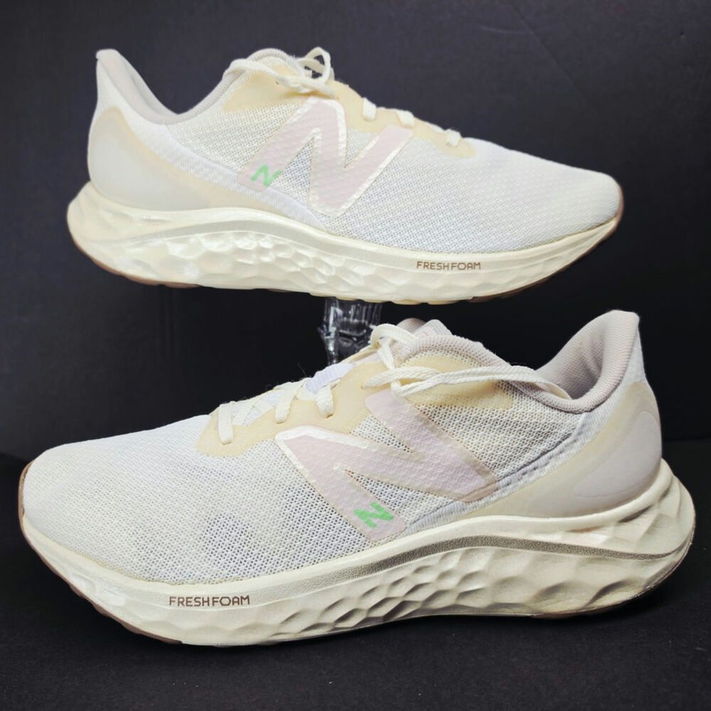 New Balance Women 9.5 Comfy footwear